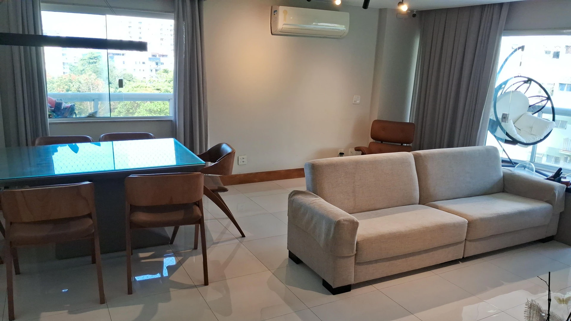 Furnished apartment with 4 bedrooms and 4 bathrooms