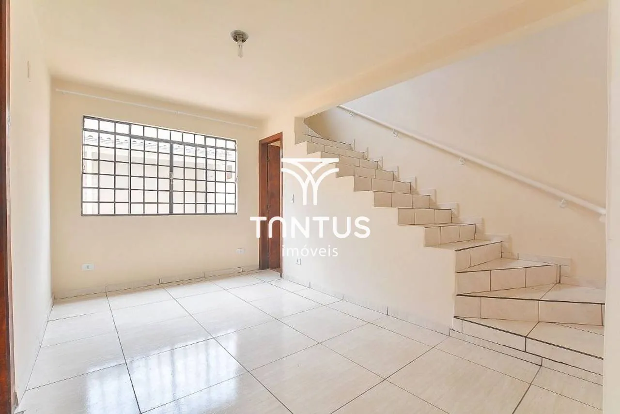 3-bedroom house with a grill on the balcony in Curitiba