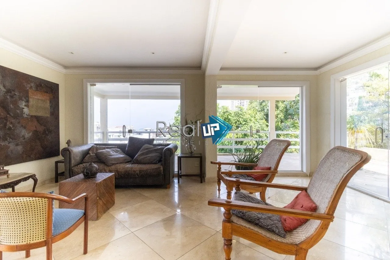 Condominium house with 5 bedrooms and 1081 m² plus laundry — photo 21