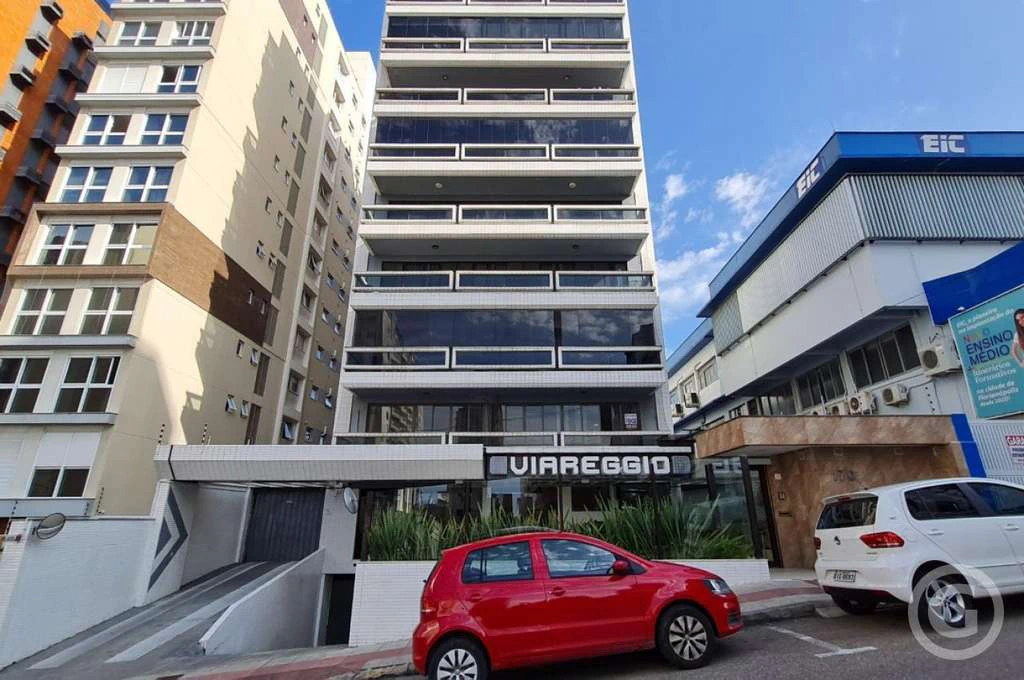 Apartamento de 147 m² con 3 dormitorios y balcón cerrado