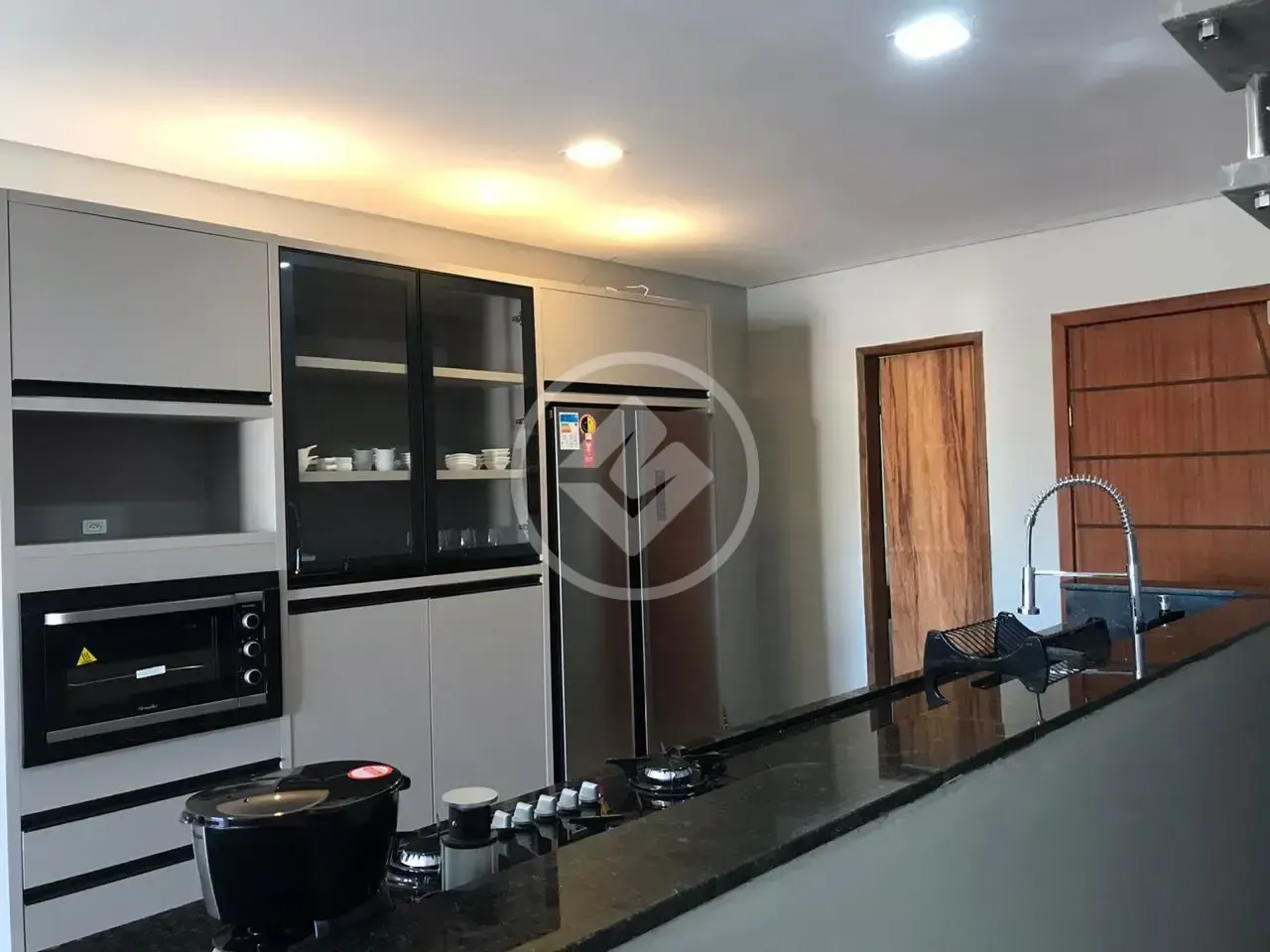 Меблированный дом 300 м² с 3 спальнями и 2 парковками — photo 8