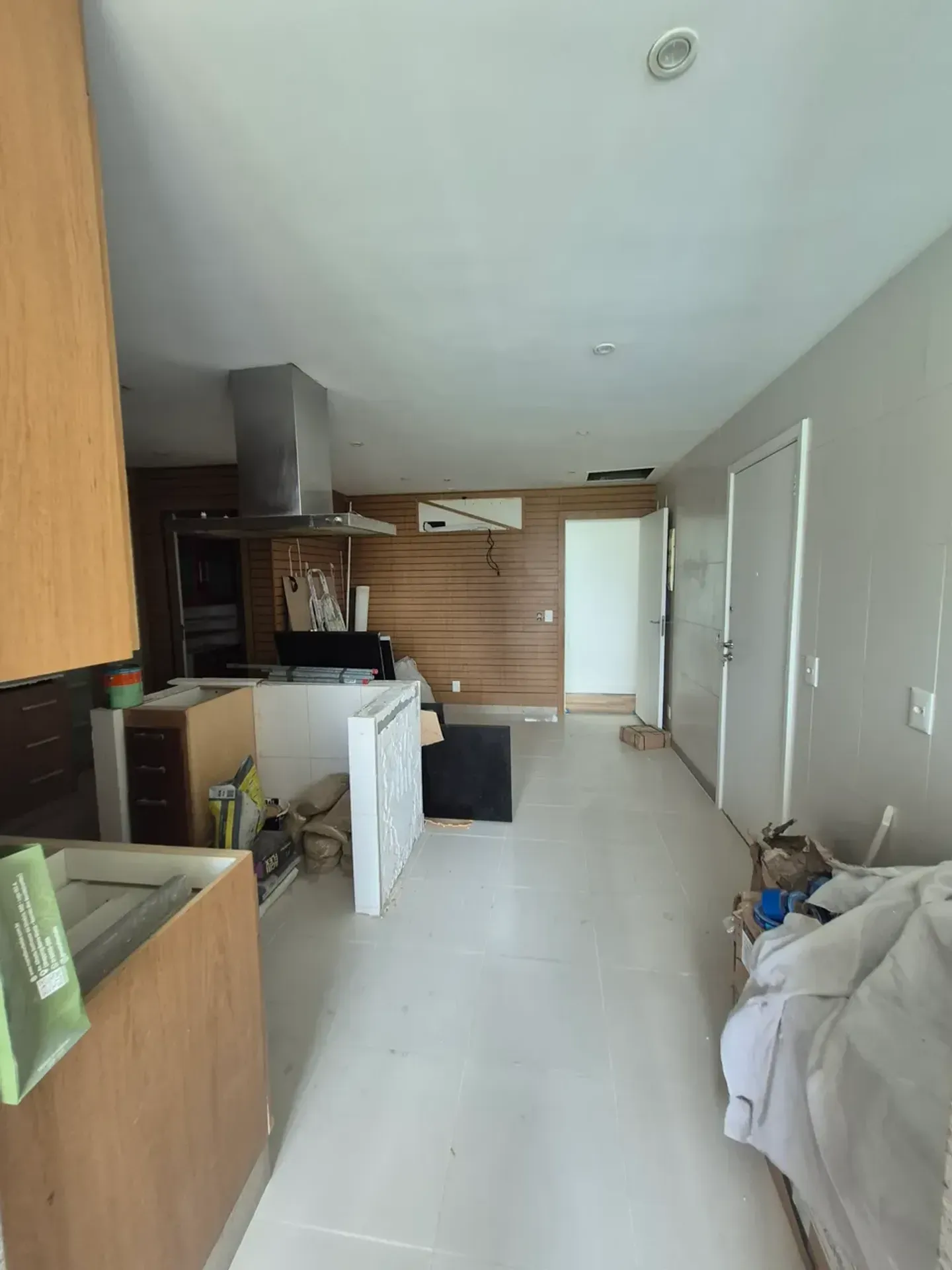 Furnished apartment with 5 bedrooms and shared pool area — photo 7