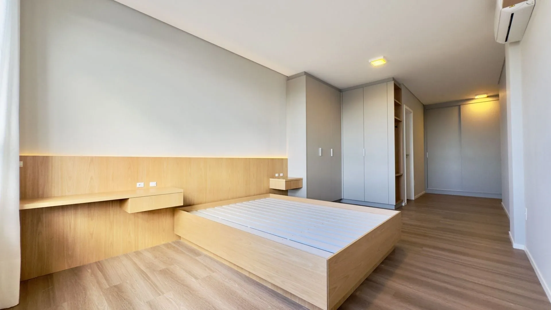 Water view in a 2-bedroom apartment, 110 m² — photo 10