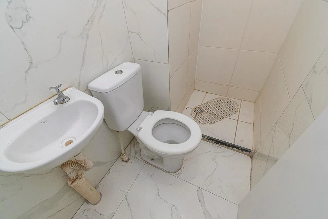 2-bedroom apartment in a building with a gym — photo 19