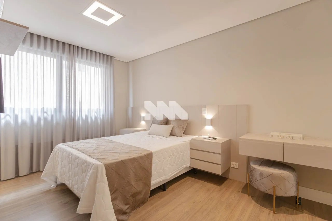 Furnished 1-bedroom apartment with open-plan kitchen — photo 8