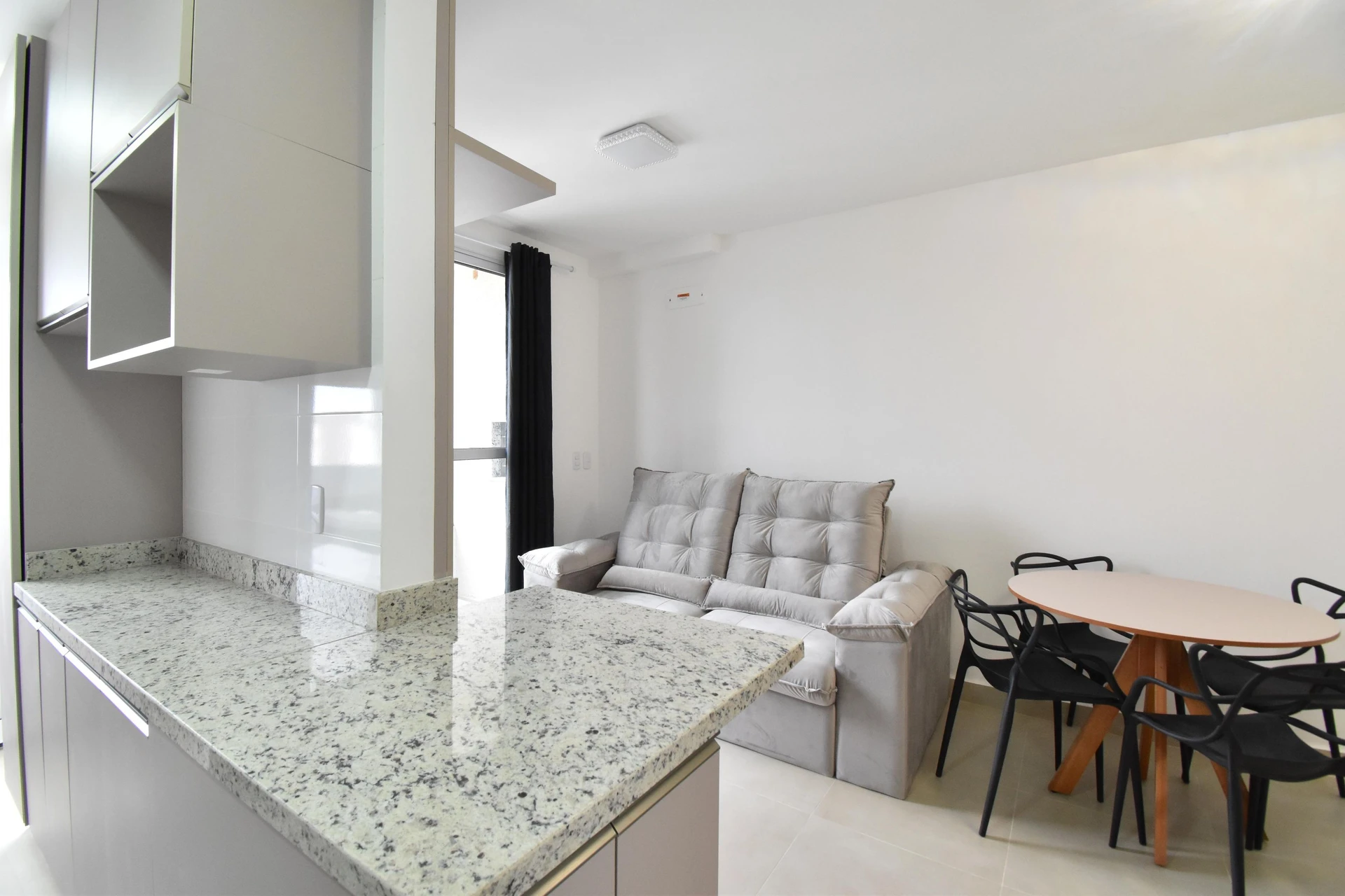 2-bedroom apartment with a home office in Curitiba — photo 17