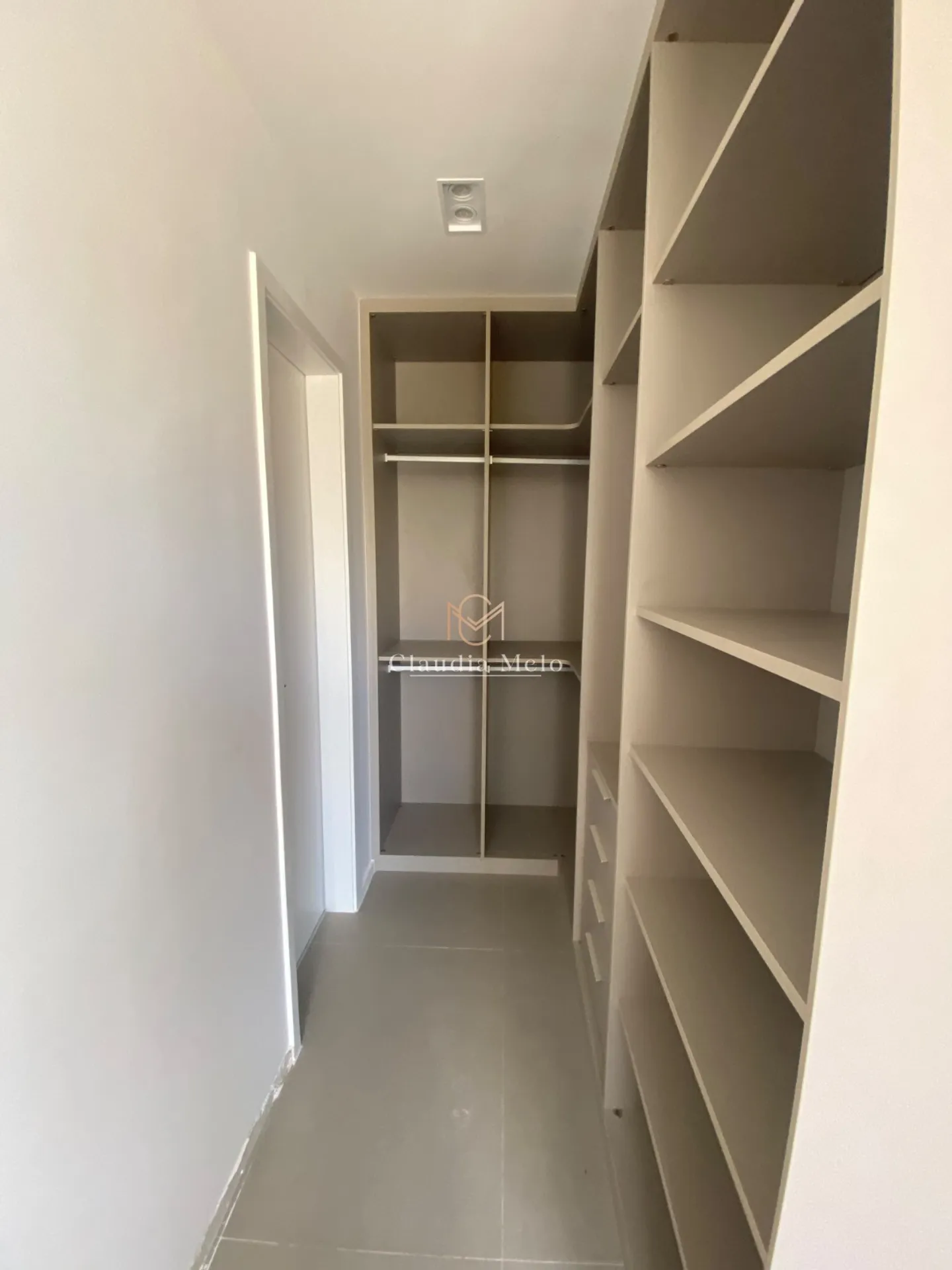 360 m² house with 3 en-suite bedrooms and private garden — photo 4