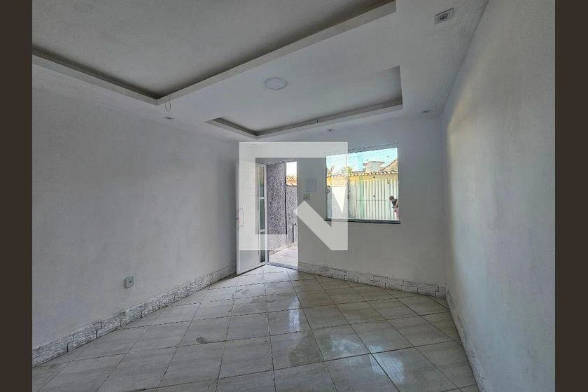Rental house with 2 bedrooms and a kitchen stove