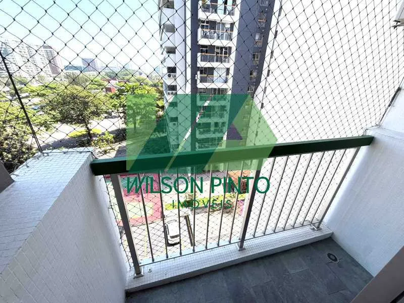 3-bedroom apartment with a park view in Rio de Janeiro — photo 23