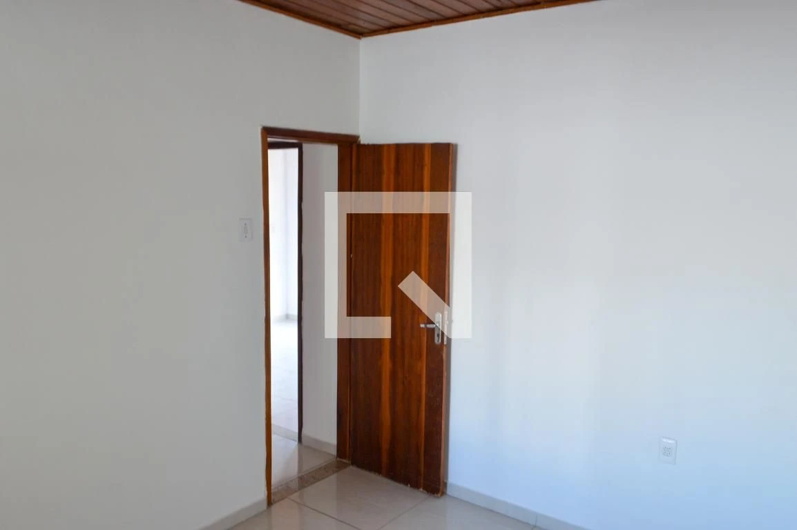 Condominium house with 2 bedrooms and a glass shower — photo 33