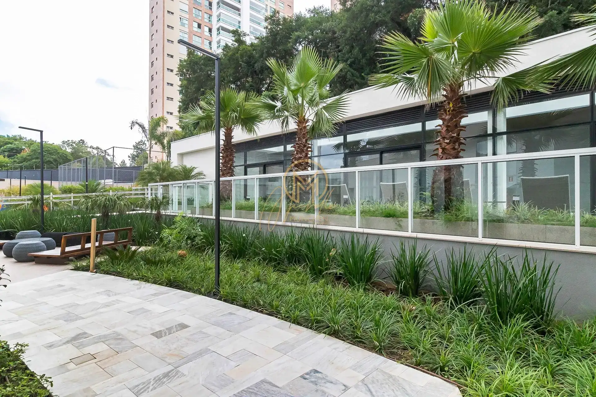Furnished 462 m² apartment with 4 en-suite rooms — photo 2