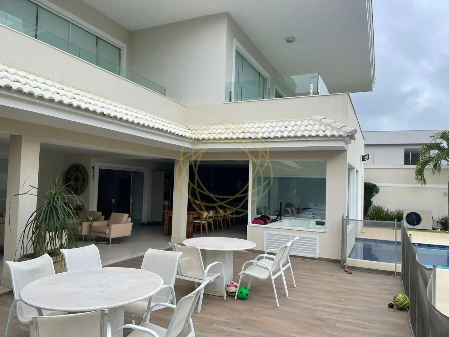 Triplex house with 5 bedrooms and 900 m² — photo 33