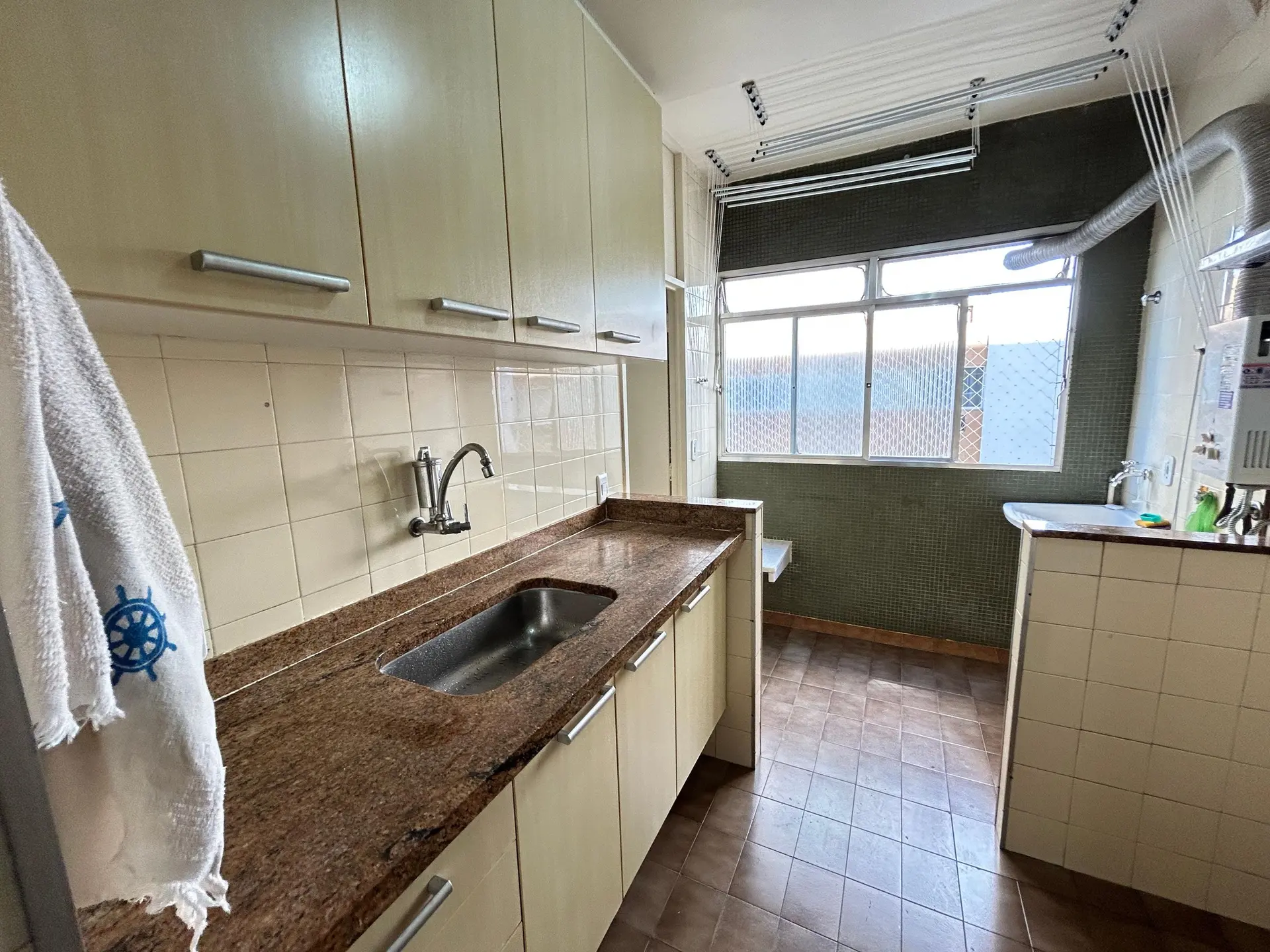 Apartamento com 3 quartos e suíte em bom estado — photo 10