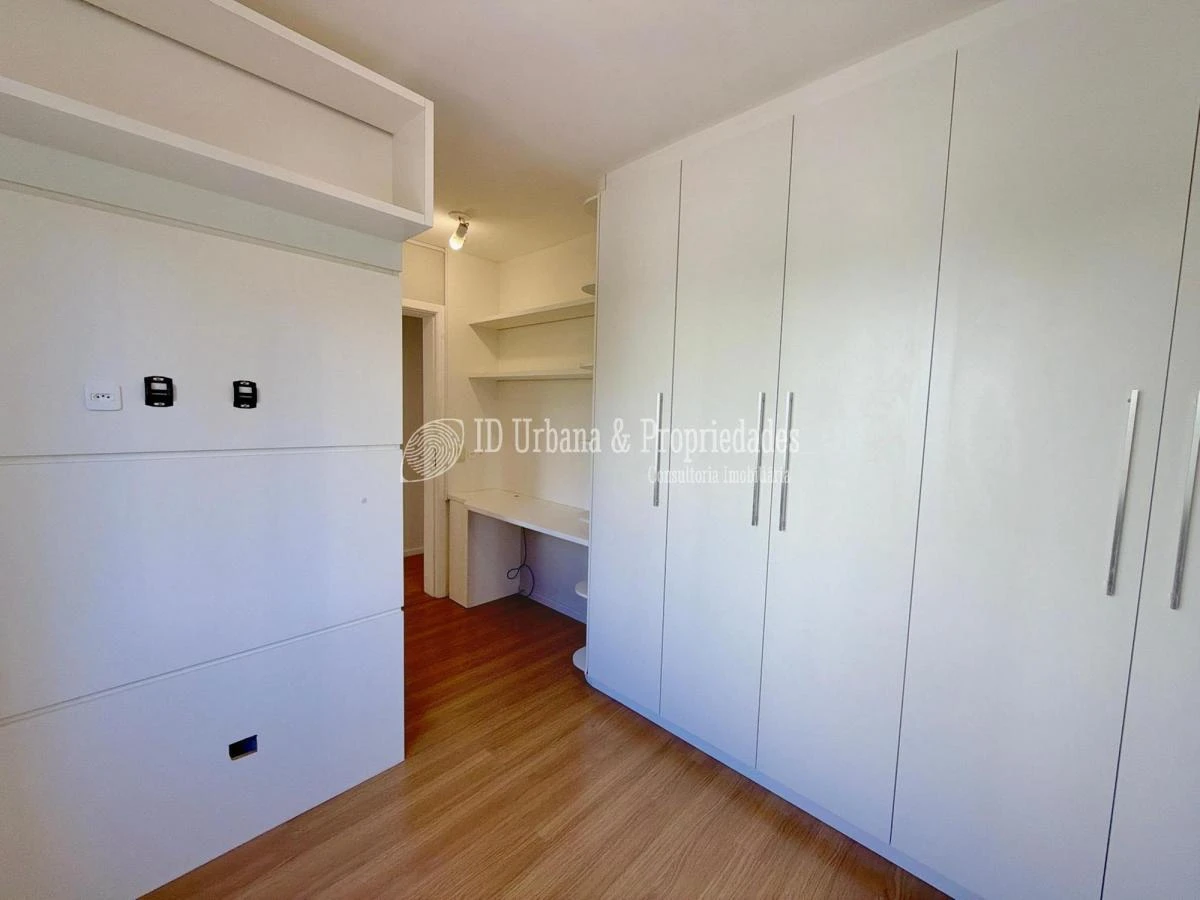 3-bedroom apartment in a building with a pool — photo 47