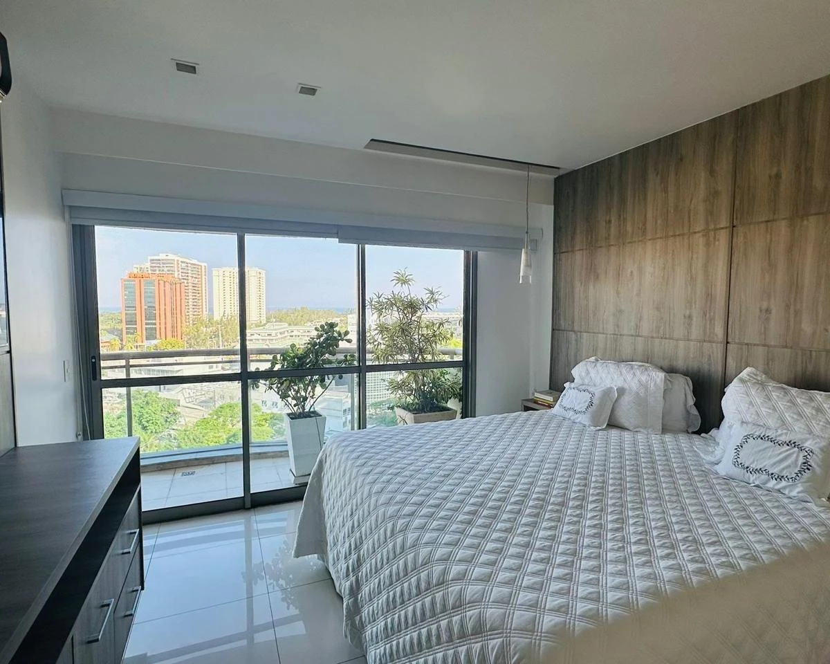 Furnished 260 m² apartment with open-plan kitchen — photo 5