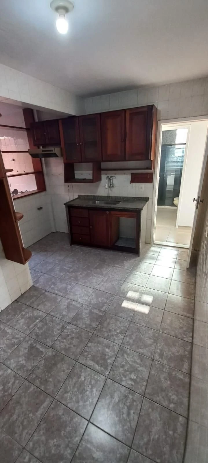 Невмебльована квартира з 2 спальнями і 1 паркомісцем — photo 2