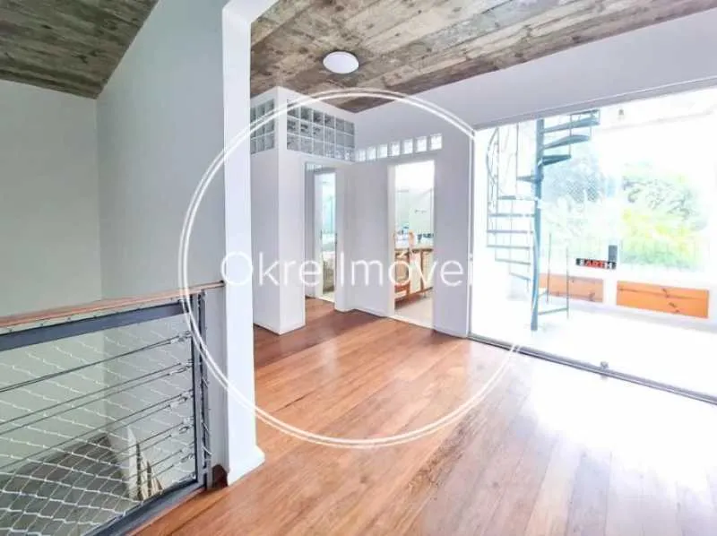House with 4 bedrooms and a balcony with built-in grill — photo 29