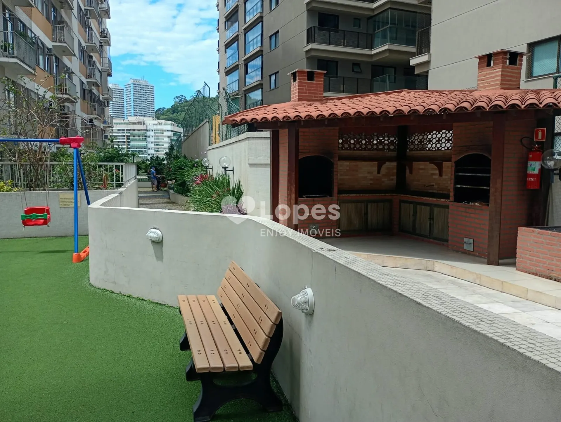 Apartment on the 14th floor with a washing machine — photo 20