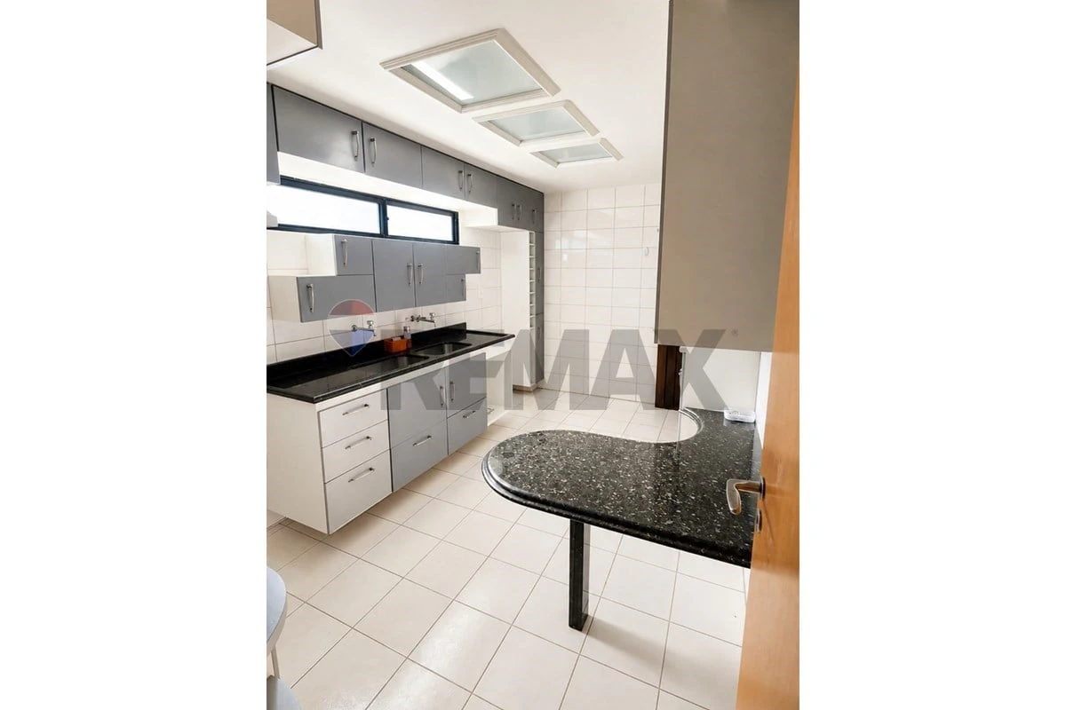 130 m² apartment for rent with 3 bedrooms and 2 suites — photo 2