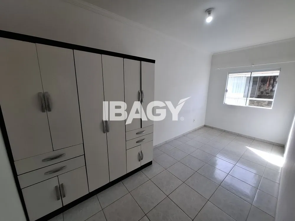 Apartment with open-plan kitchen and balcony grill — photo 10