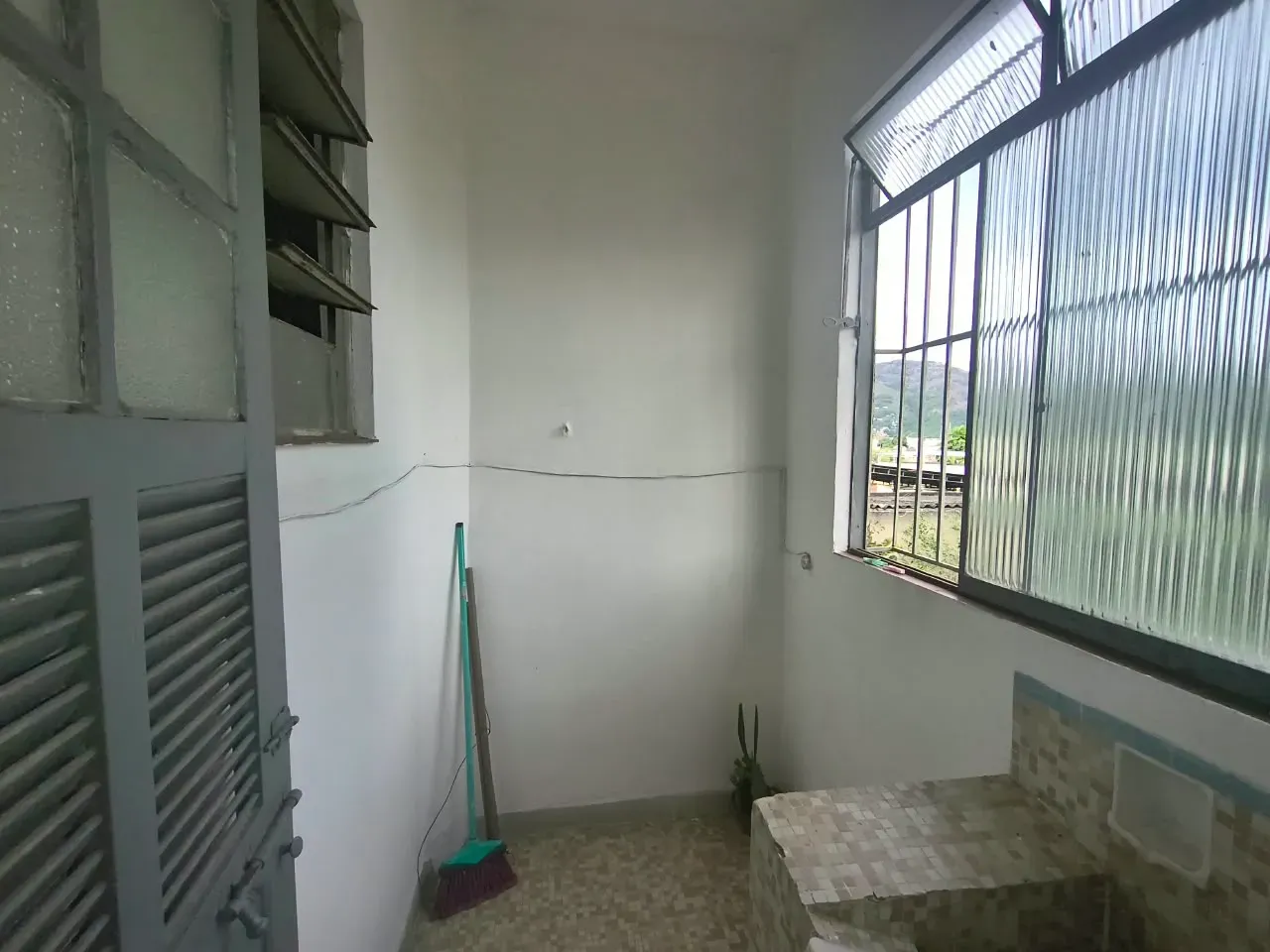 Apartment on the 2nd floor with wood or laminate floors — photo 10