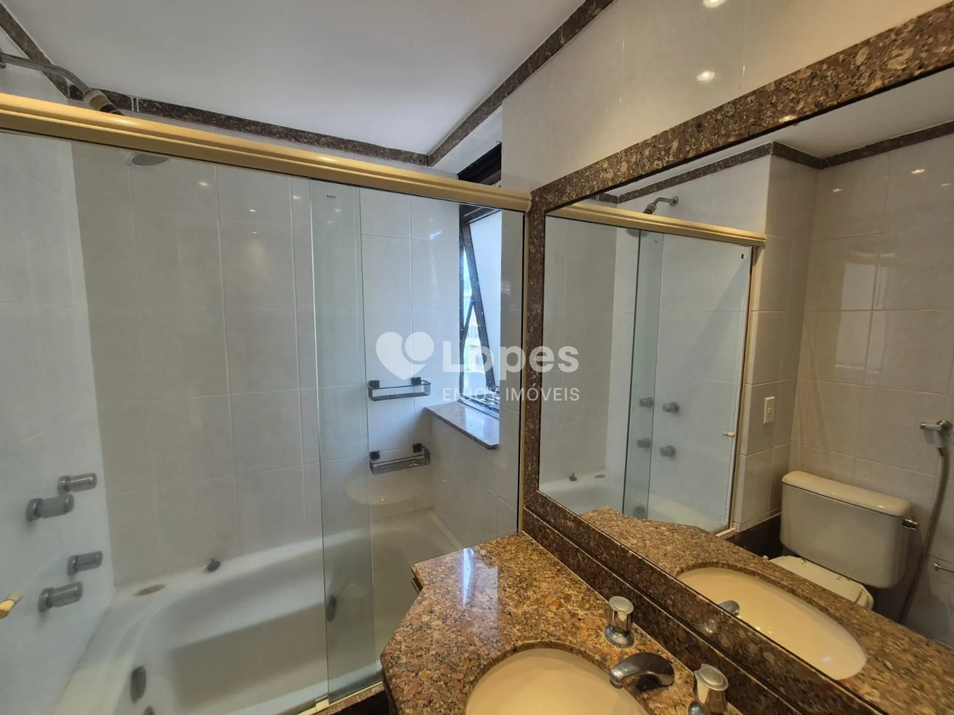 2-bedroom apartment in a building with a sauna — photo 20