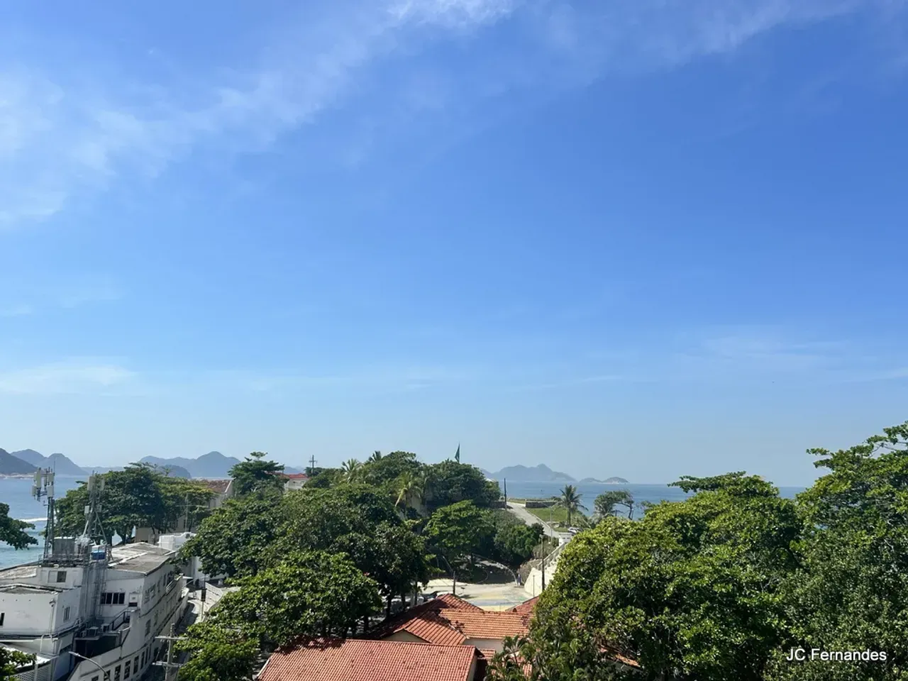 2-bedroom, 2-bath apartment with water and city view — photo 26