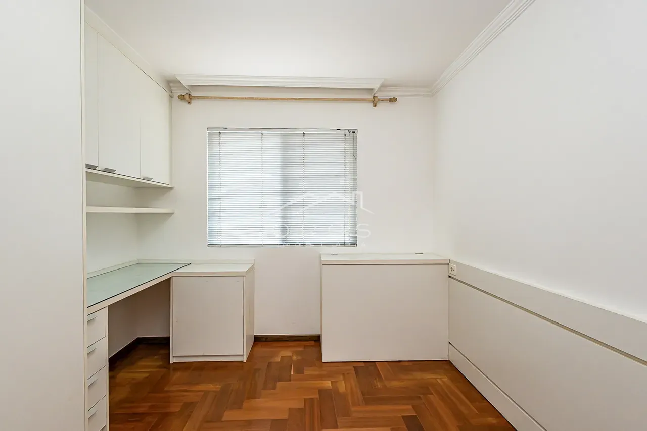 House, 200 m², with a washing machine — photo 23