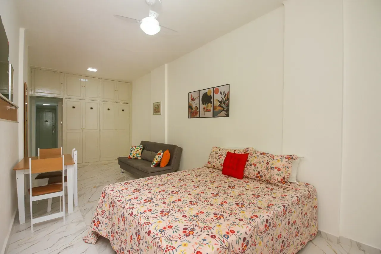 Furnished 1-bedroom apartment with gas stove kitchenette — photo 4