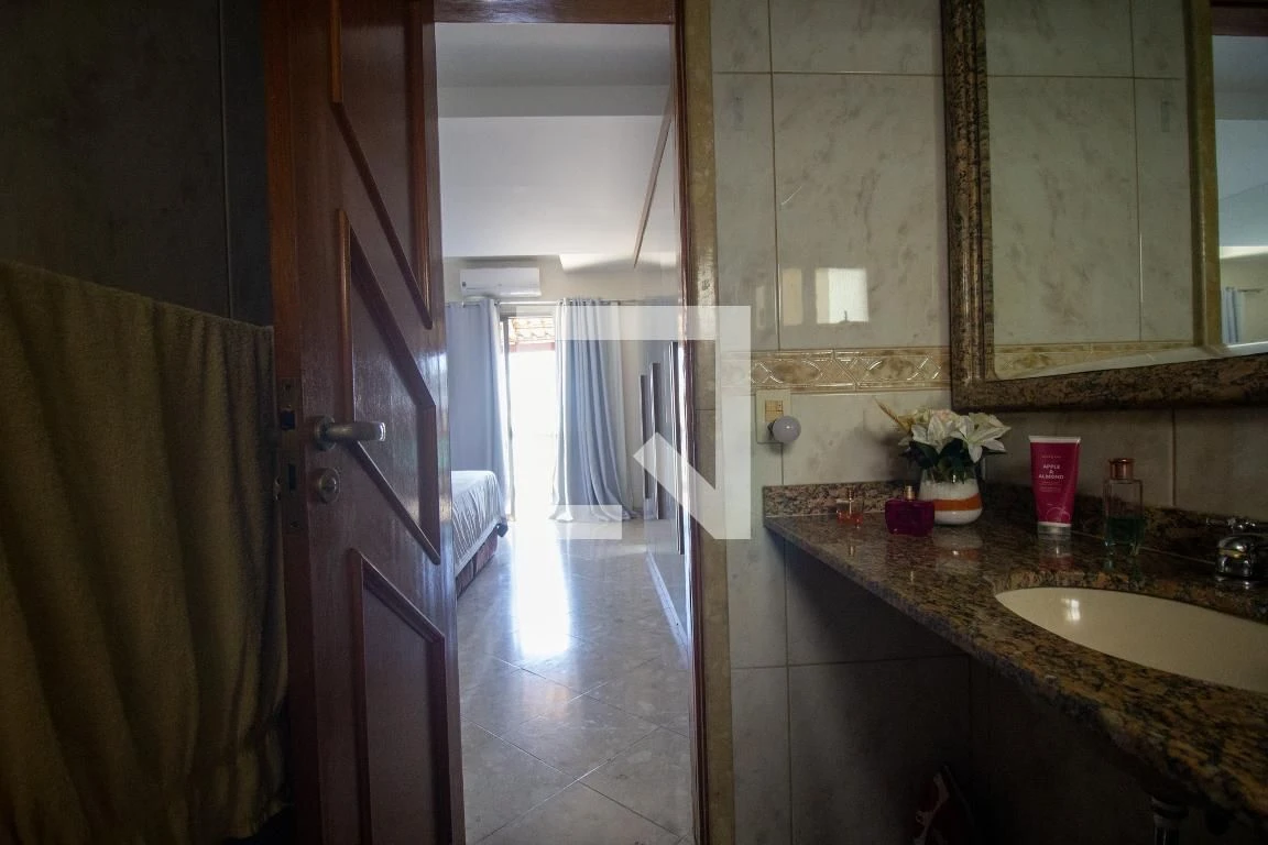 4-bedroom apartment with a jacuzzi