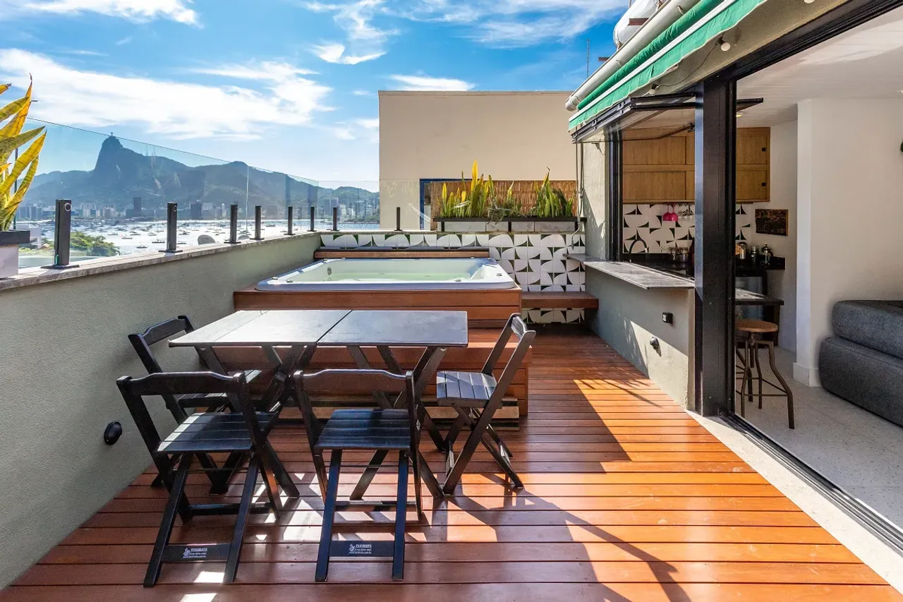 120 m² apartment with 2 bedrooms, 2 baths and a terrace — photo 42