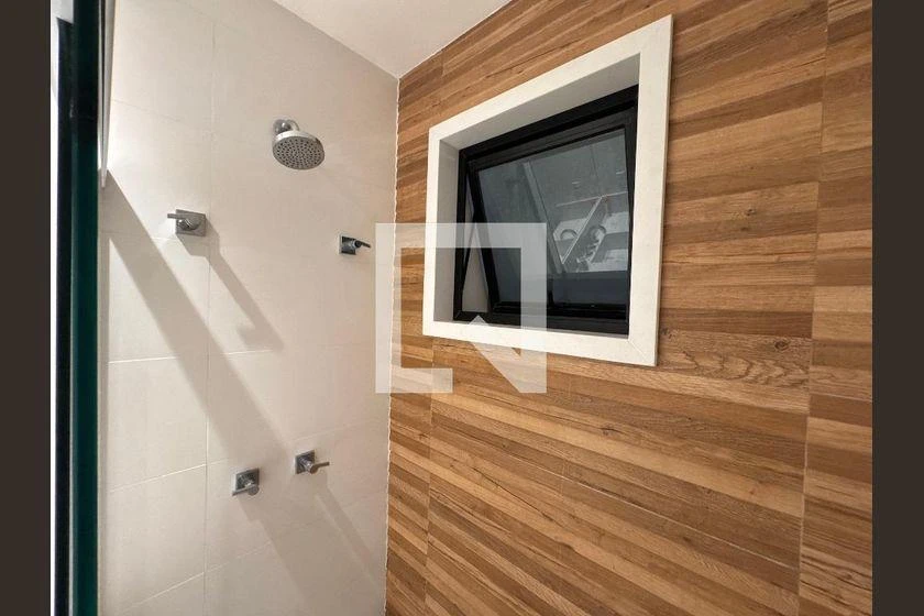 Rental house with 4 suites and 450 m² — photo 47