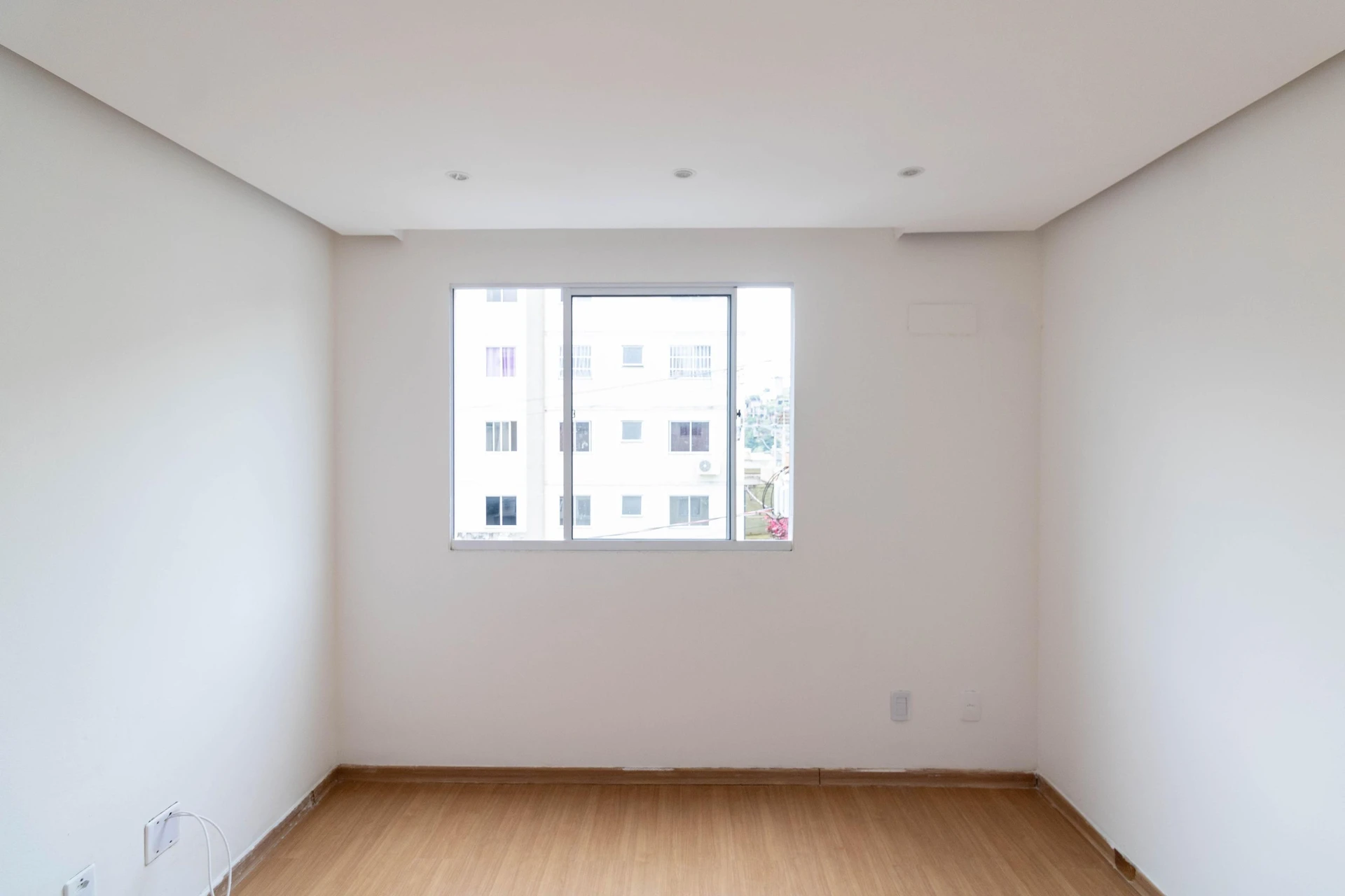 Walk-in closet in a 2-bedroom apartment, 43 m² — photo 28