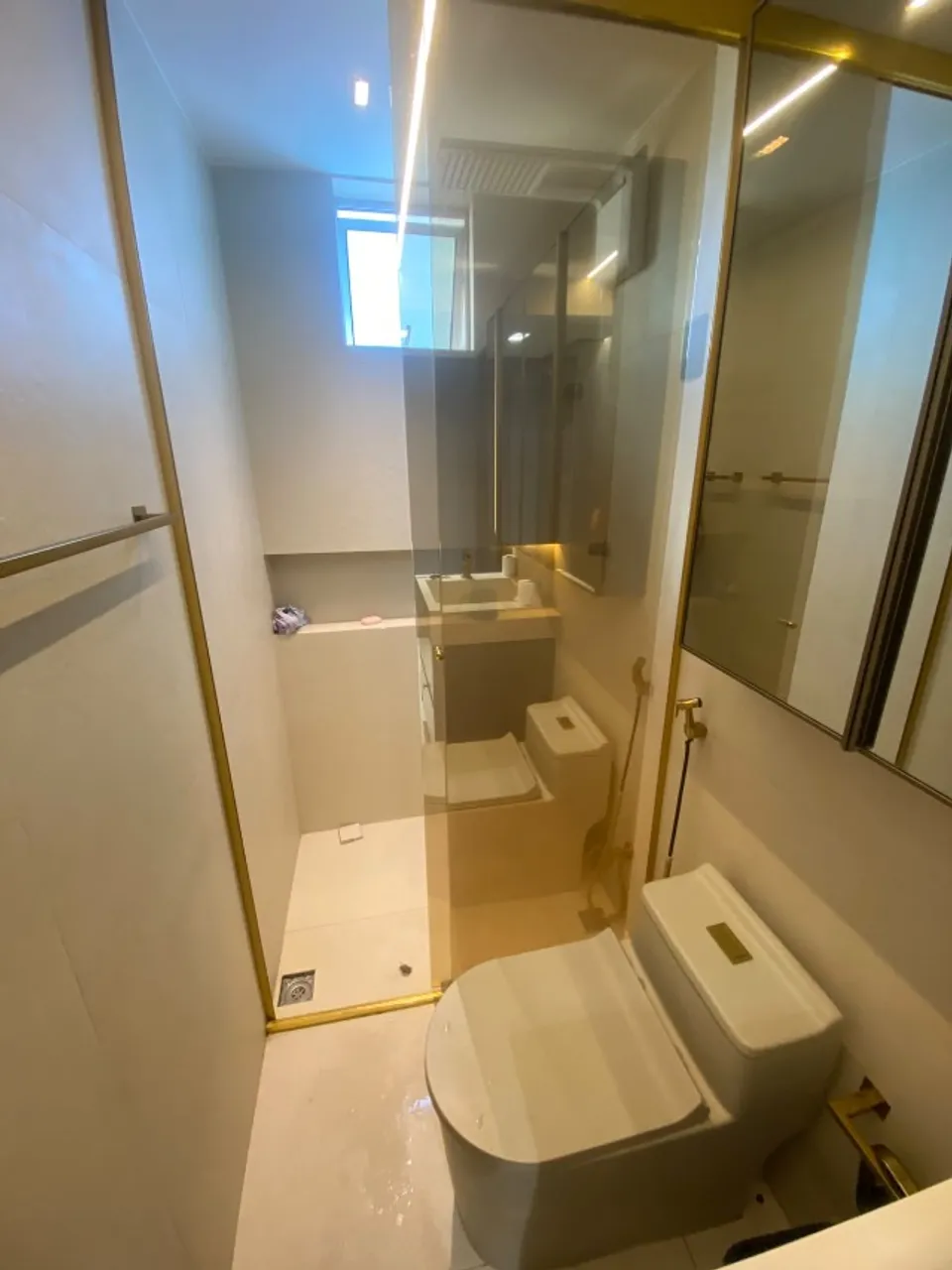 3-bedroom apartment in a building with a gym — photo 6