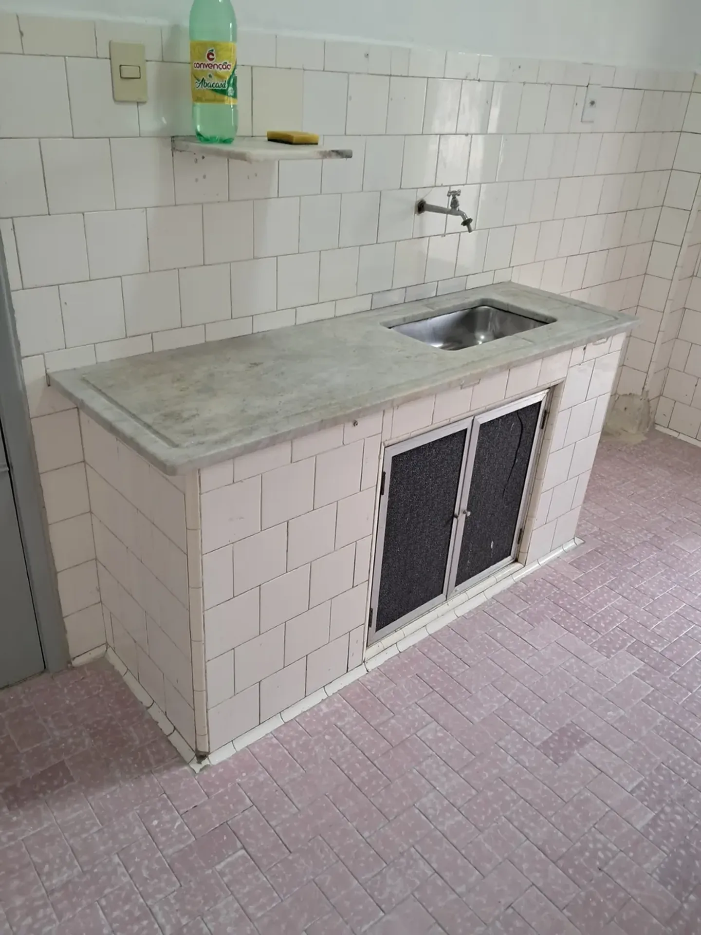 Apartment with a balcony, 2 bedrooms and 1 bathroom — photo 15