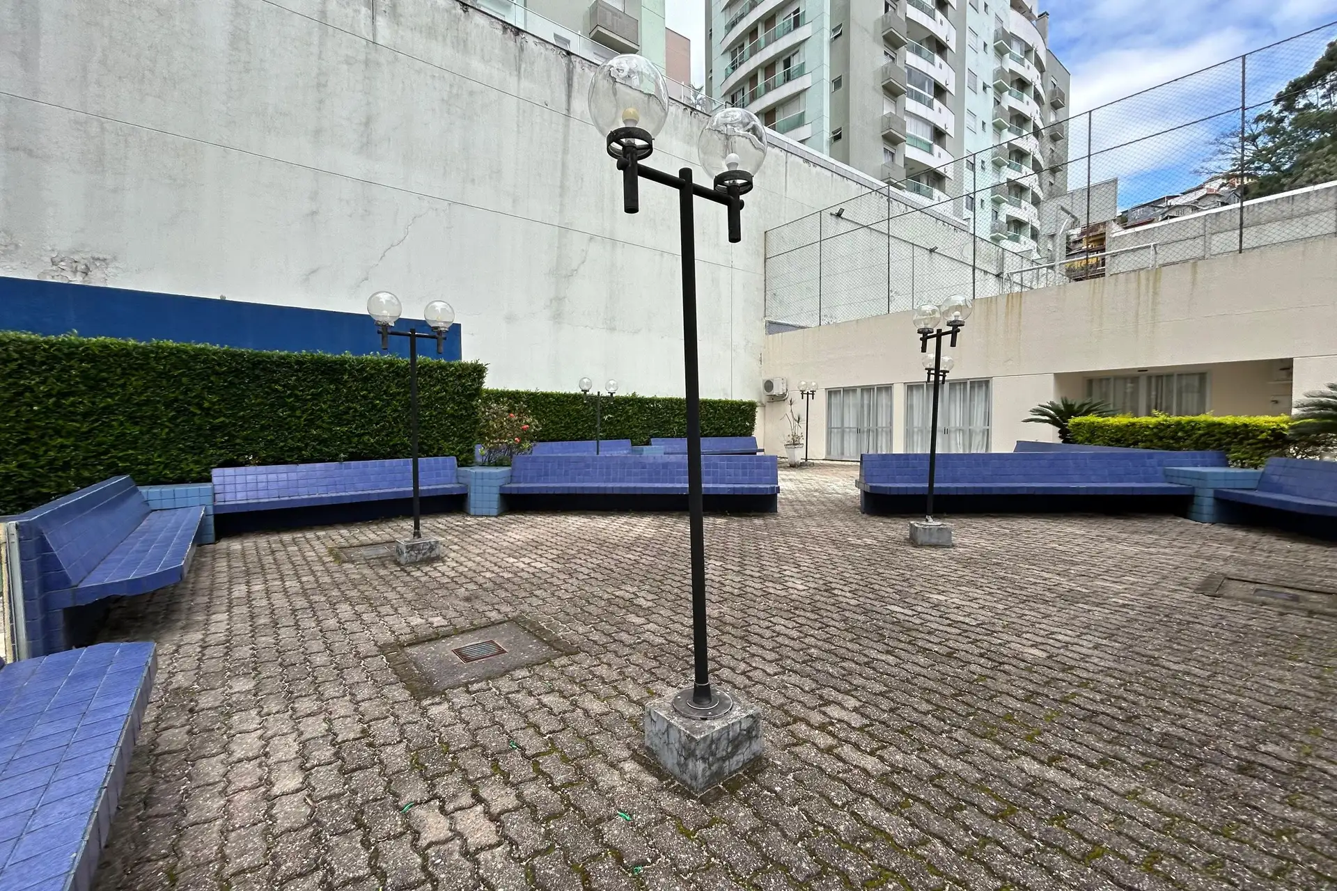 3-bedroom apartment in a building with a gym — photo 18