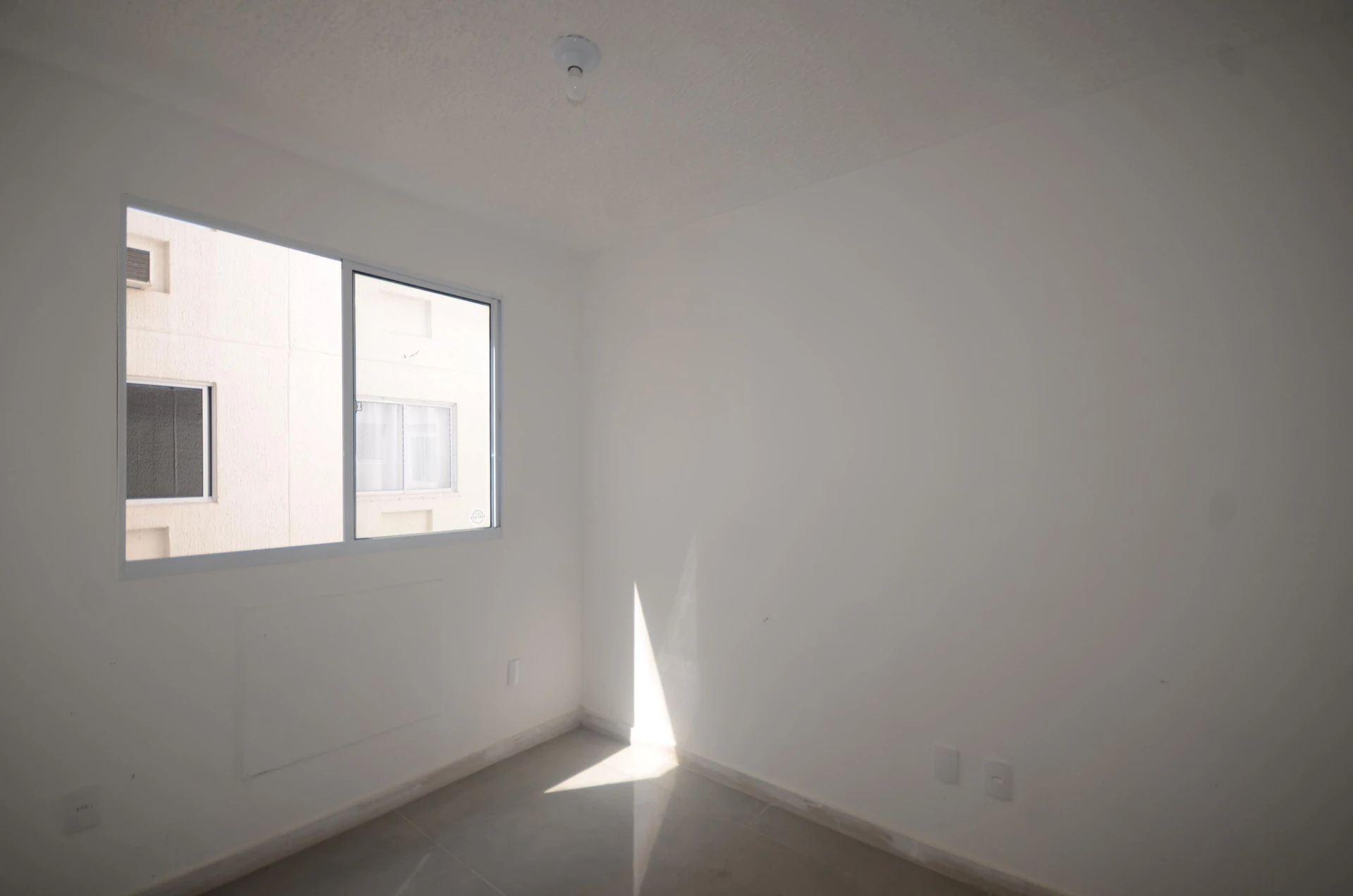 Unfurnished apartment with 2 bedrooms and 1 parking space — photo 18