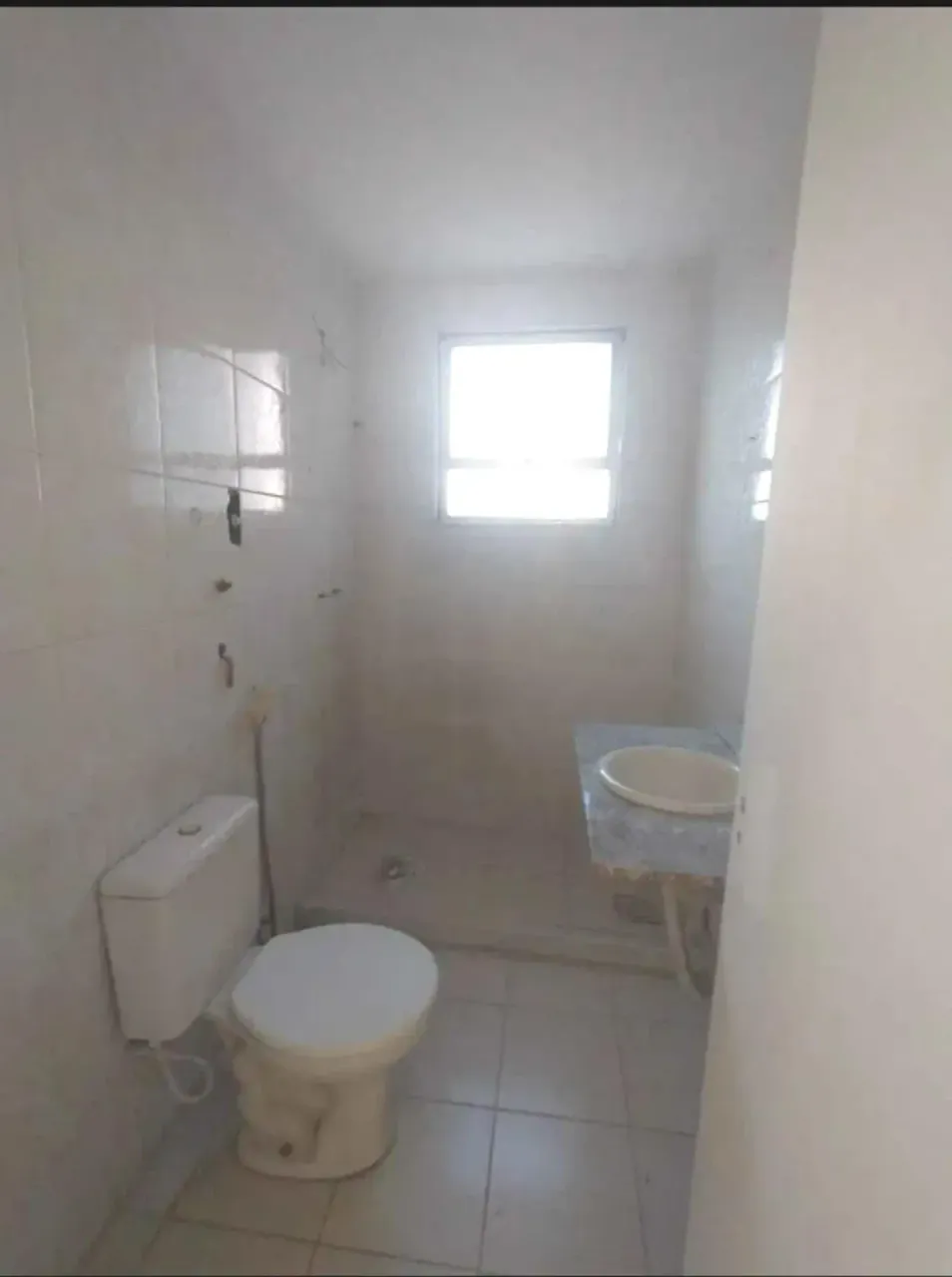Rental apartment with 2 bedrooms, 1 bath, and a parking space — photo 6