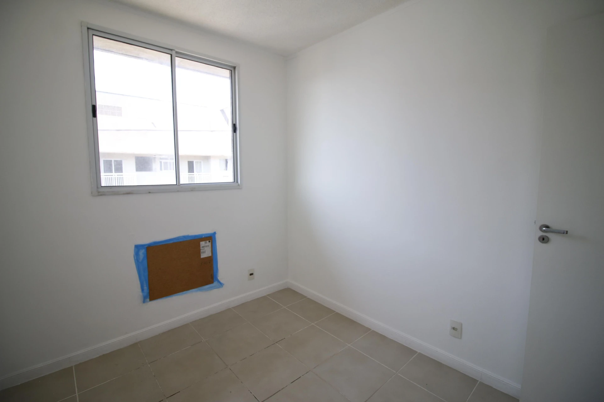 2-bedroom apartment in a building with a gym — photo 17