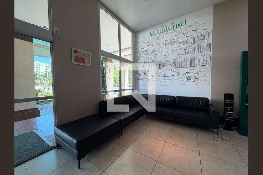 Студия 37 м² с балконом и компактной кухней — photo 15
