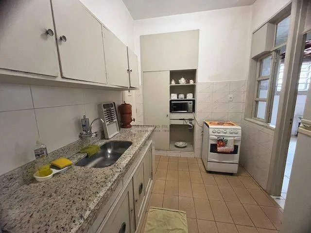 Wood or laminate floors in a 2-bedroom apartment, 98 m² — photo 4