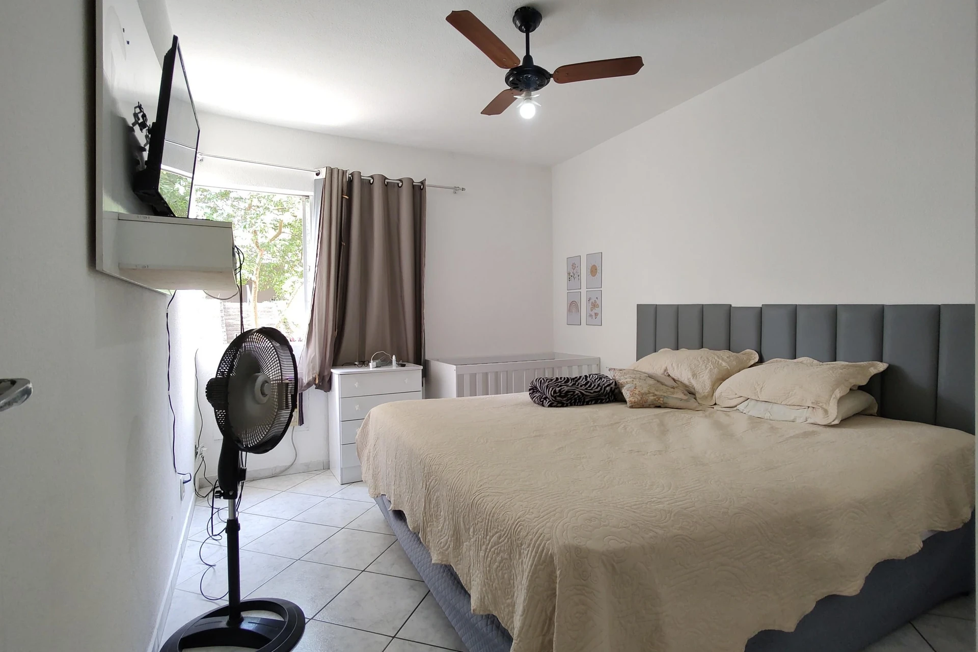 Furnished 1-bedroom apartment with gas open-plan kitchen — photo 3
