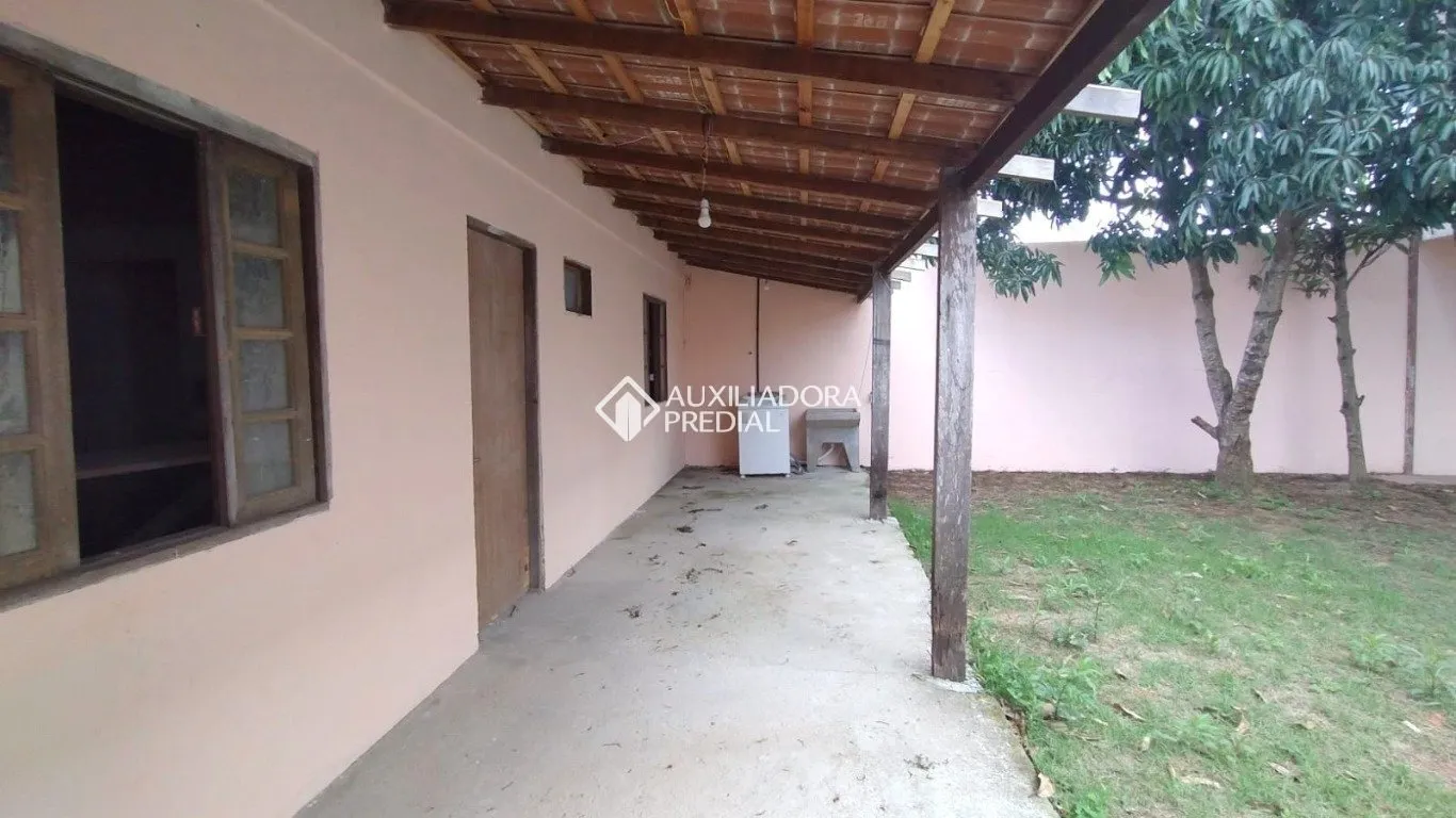 200 m² house with a bathtub and a glass-enclosed balcony — photo 22