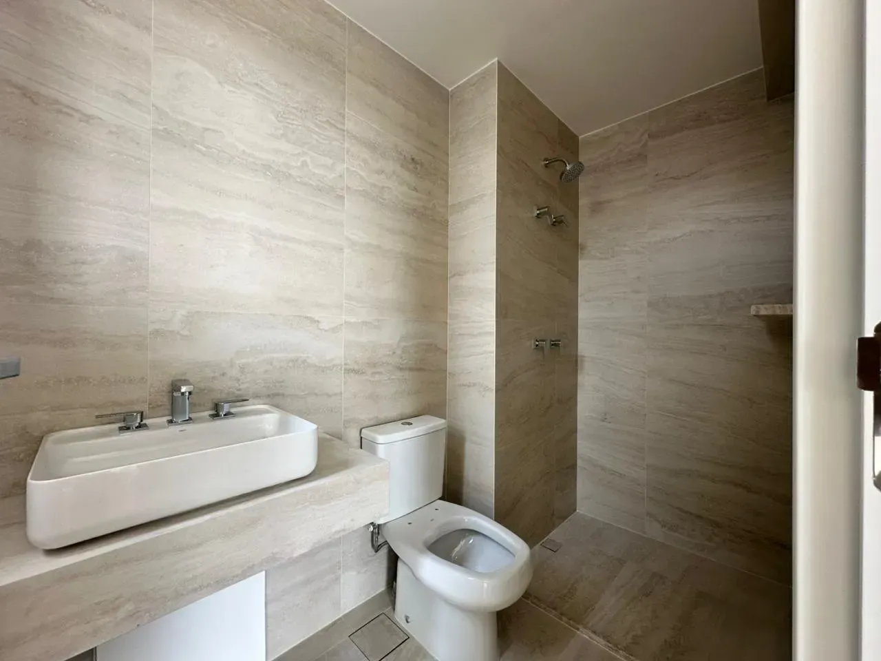 3-bedroom apartment with 6 bathrooms and 3 parking spots — photo 32