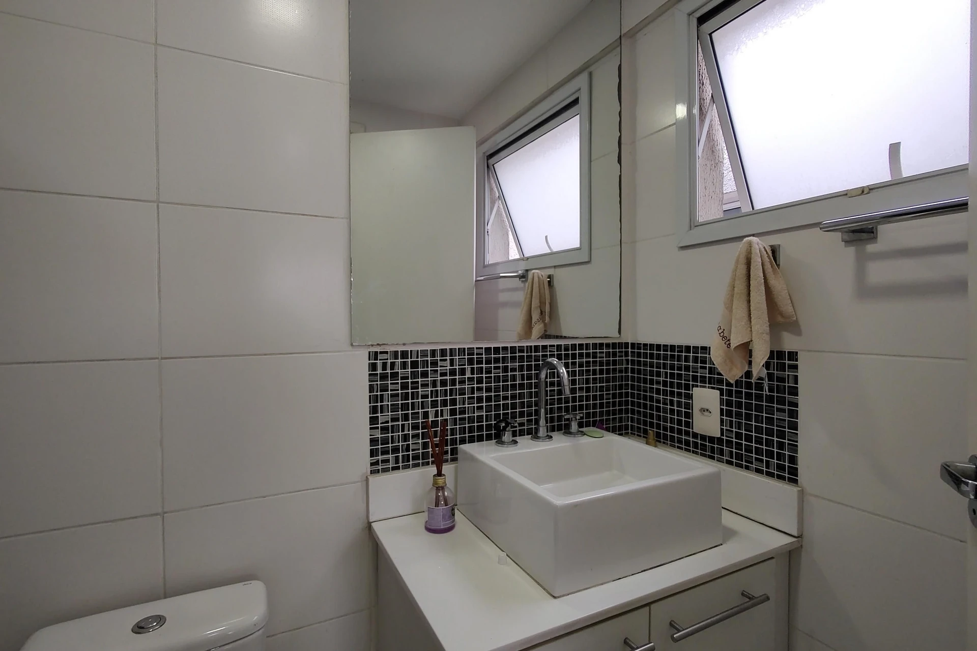 Furnished apartment with 3 bedrooms and 2 parking spots — photo 38