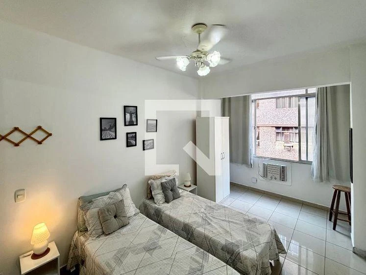 One-bedroom apartment with a washing machine — photo 11