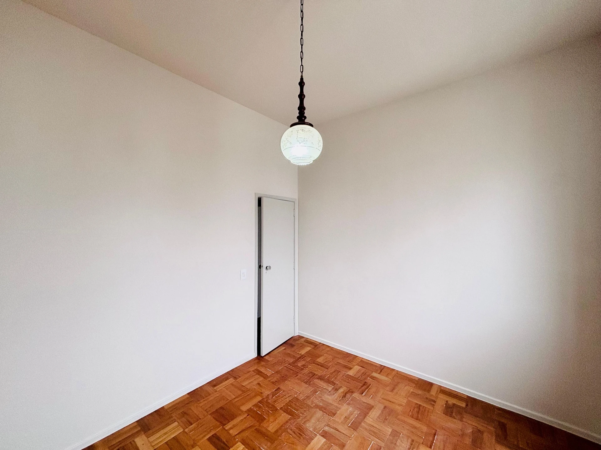 Apartment, 92 m², with wood or laminate floors — photo 26