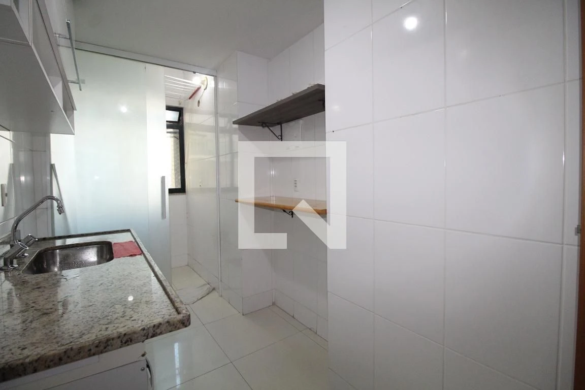 Apartamento sem mobília com varanda e 3 quartos — photo 19