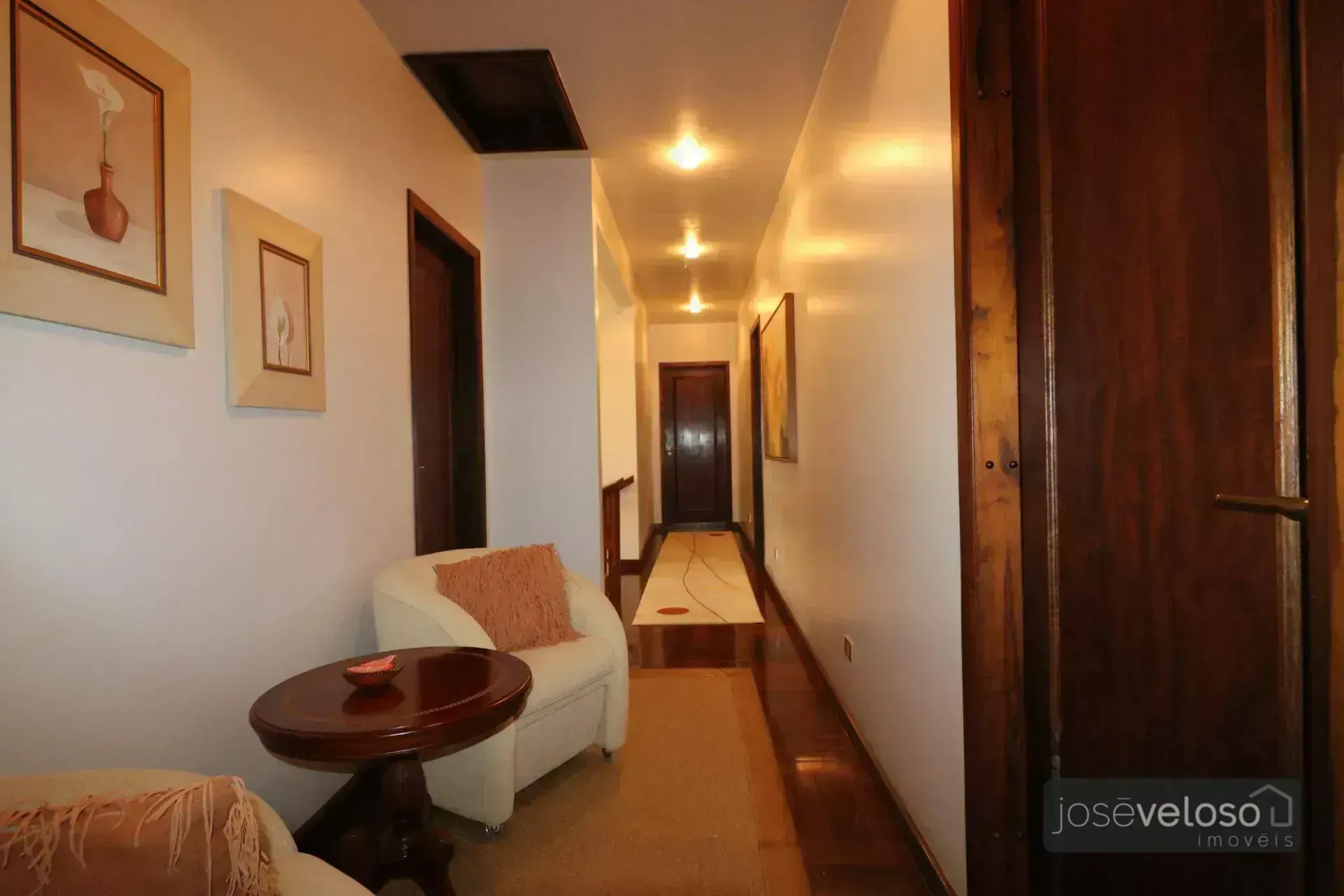 842 m² house with 6 bedrooms and a gas stove — photo 17
