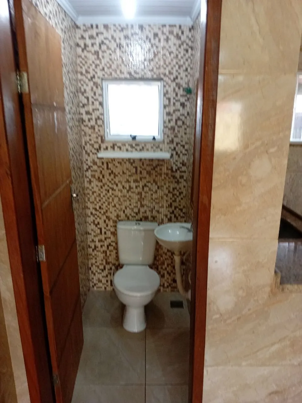 Wood or laminate floors in a 2-bedroom house, 100 m² — photo 5